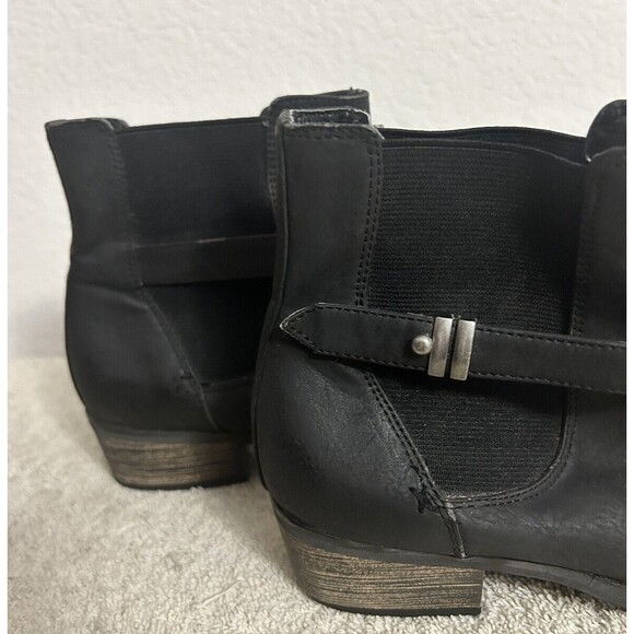 Diba Womens 6 1/2 Black Slip On 1" Heels and Ankle Boots with Buckle for looks - Picture 12 of 12